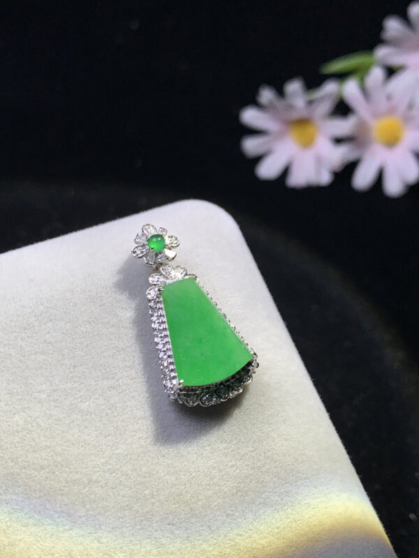 18K green jadeite Ruyi pendant full view with 28.3x14.4x6.3mm size