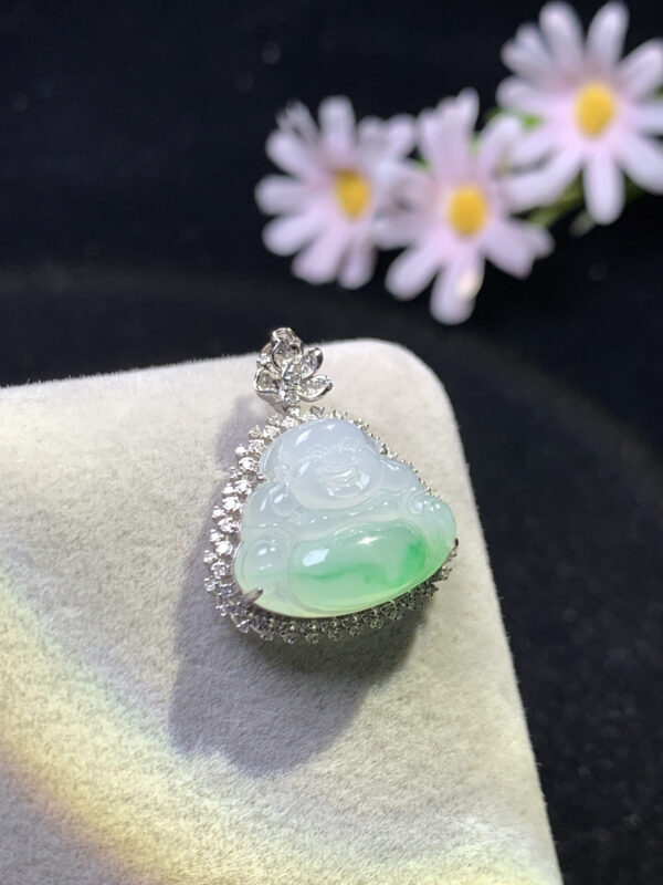 Side profile of 18K gold carved jadeite pendant showing thickness and craftsmanship