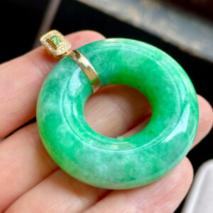 Green Jade Harmony Circle Pendant – Semi-Icy Jadeite Peace Ring for Balance and Blessings