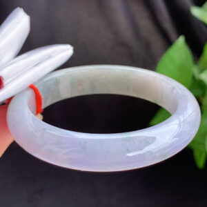 Front view of icy lavender Burmese jade bracelet
