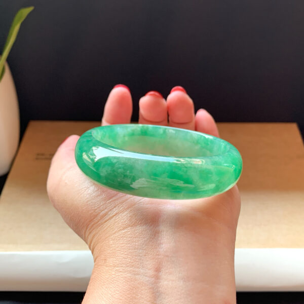 Full-green icy green jade bracelets worn on wrist, size 57.6mm
