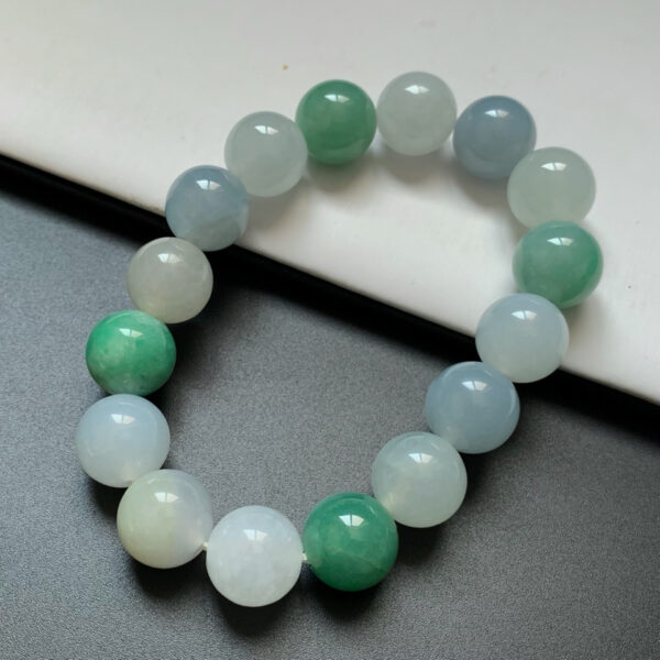 Side view of natural jade bead bracelet