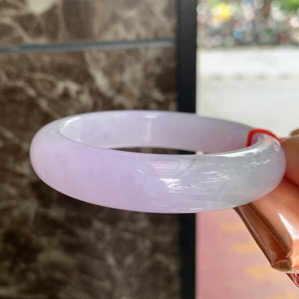 Purple jade bracelet in elegant gift packaging