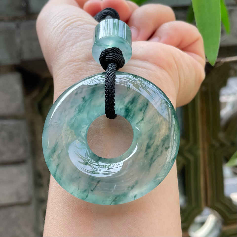 What color is jade when it's multicolored