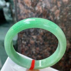 Yellow-Green Jade Bangle | 52mm Classic Round – Icy Texture & Vibrant Color