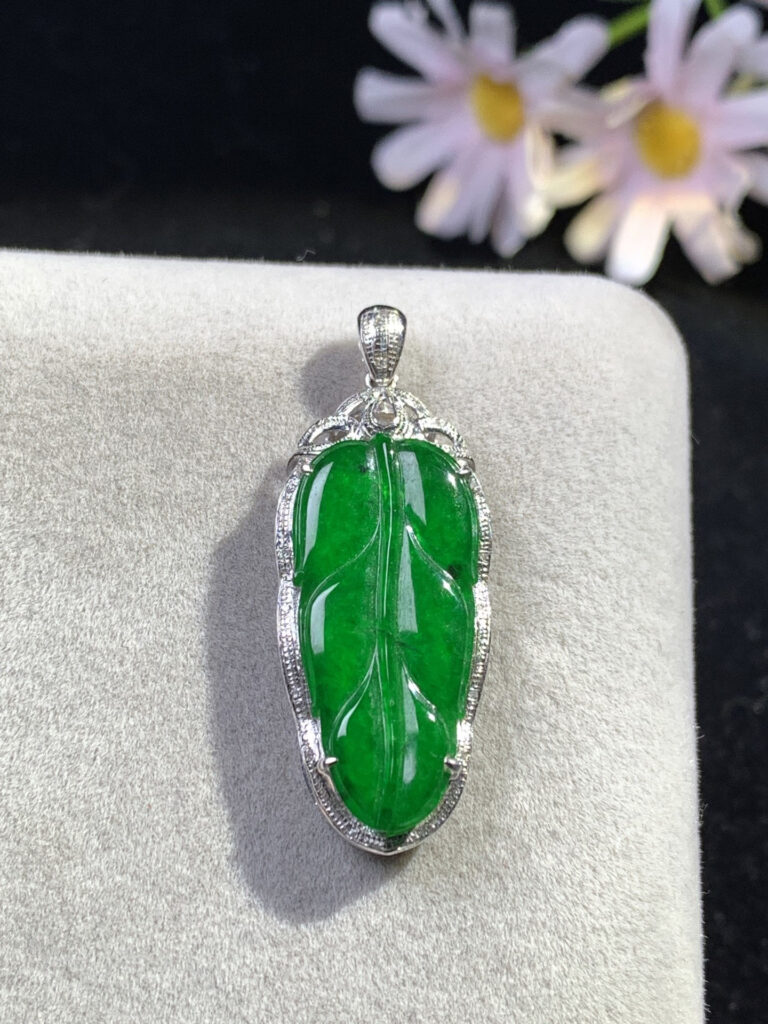 Comparison of different types of green jade including imperial and moss-in-snow varieties