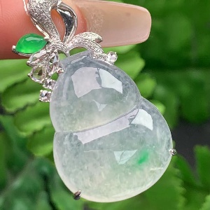 10 Things You Need to Know About Jadeite: The World’s Most Coveted Gemstone