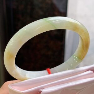 Sweet Honey Yellow Jade Bangle – Imperial Concubine Style, Delicate Grain, Radiant Glow