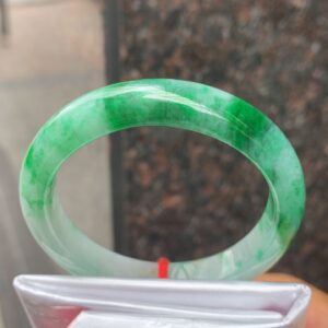 Yang Green Jade Bangle | Smooth & Glossy | Size 52.5-10-7.5mm