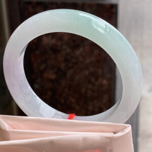 Soft Spring-Colored Jadeite Bangle – Full Round 55.5mm, Rich Old Mine Texture & Sweet Color