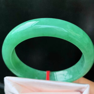 Full Green Jadeite Full Round Bangle – Old Material, Ice-Like Shine, Beautiful Color