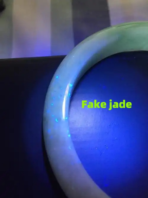  Microscopic view of jadeite crystal structure highlighting natural patterns in how to identify jadeite process