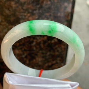 Spicy Green Full Round Jadeite Bangle – 58mm, Delicate Texture with Vivid Green Accent
