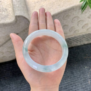 Full-Round Ice Jadeite Bangle with Floating Floral Patterns – 56.9mm, Clear and Translucent Old Mine Quality