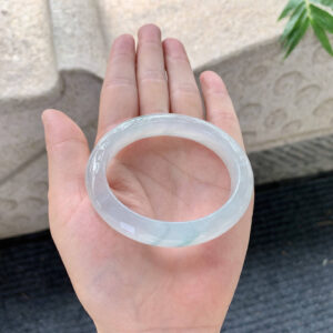 Guifei Icy Jadeite Bangle with Floating Green | 52.7×43.5mm Oval | Fine Old Mine Jade