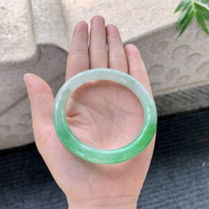 Round Icy Jadeite Bangle with Yang Green Veins – 55.5mm | Fine-Grain Old Mine Jade