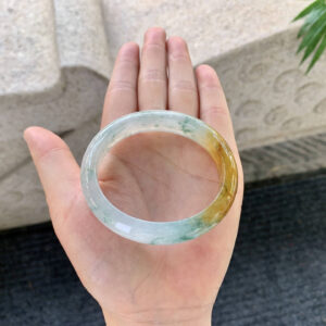Princess-Shape Jadeite Bangle in Icy Honey Yellow with Floral Veins – 53.8×47.4mm | Fine-Grain Old Mine Jade