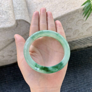 Icy Green Jadeite Bangle – 57mm Round | Fine-Grain Old Mine Jade, No Cracks