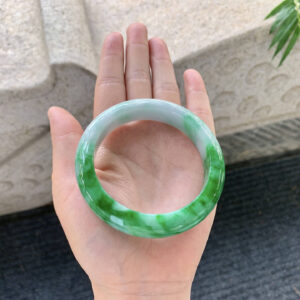 Vivid Spicy Green Jadeite Bangle – 57mm Round | Fine Old Mine Jade with Smooth Texture