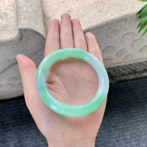 Vivid Apple Green Jadeite Bangle – 54mm Round Bar Style | Bright, Water-Rich & Fine-Grain Texture