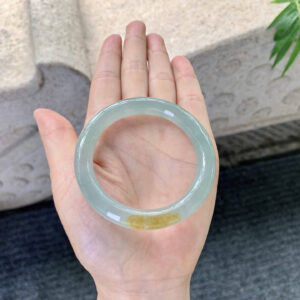 Milky Icy Jadeite Bangle with Yellow Jade Accent – 50mm Round Bar | Fine-Grain Texture, Flawless
