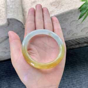 Fine Milky Yellow Jadeite Bangle – 50mm Round Bar | Water-Rich Texture with Natural Veins