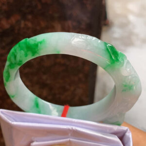 Vivid Green Jadeite Carved Pi Xiu Bangle | 54×52mm Oval | Bold Color & Auspicious Design