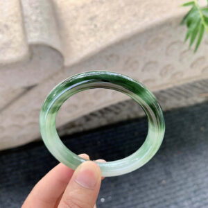 Icy Nuò Green Jadeite Round Bangle | 52.5mm | Soft Translucence with Floating Green Hues