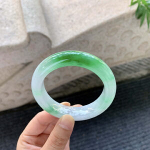 Nuo Bing Piao La Lv Jade Bangle – Elegant Feng Shui Bracelet for 54-55mm Wrists