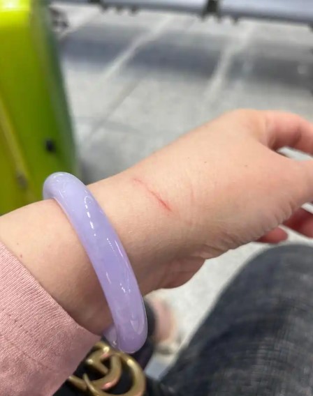 what does it mean when your jade bracelet breaks